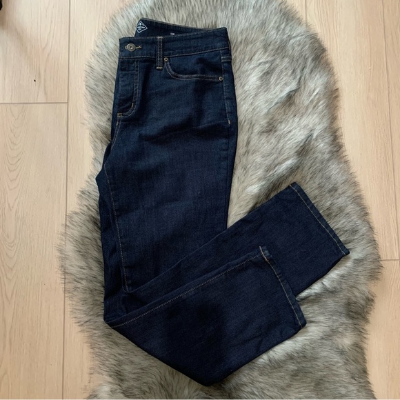 NWT St John’s Bay Straight Leg Dark Blue Jeans - Picture 2 of 7